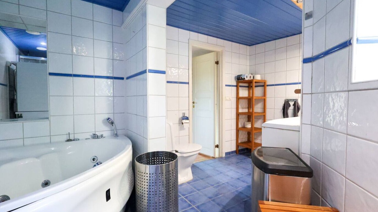 Photo of Bathroom in Save