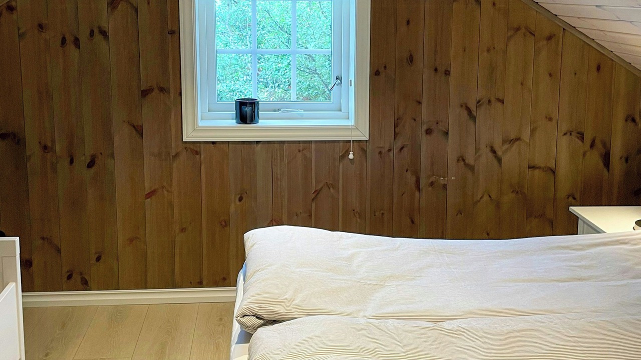 Photo of Bedroom in B