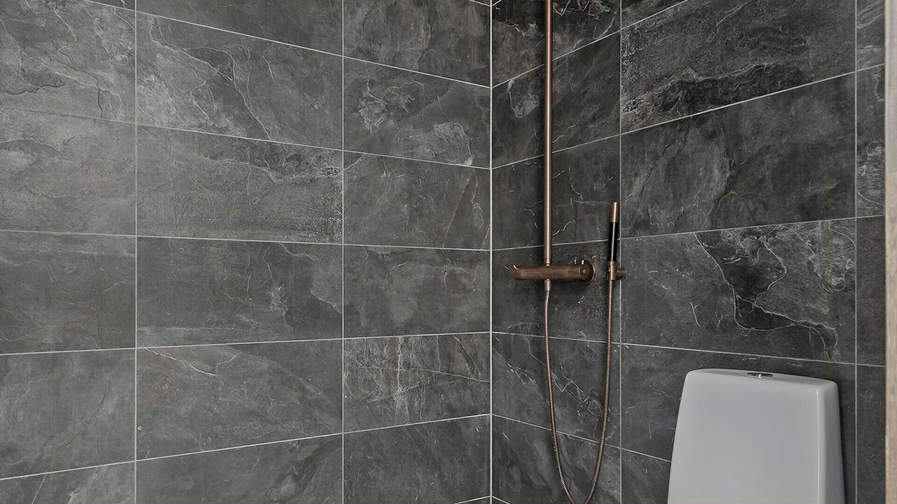 Photo of Bathroom in Adelso