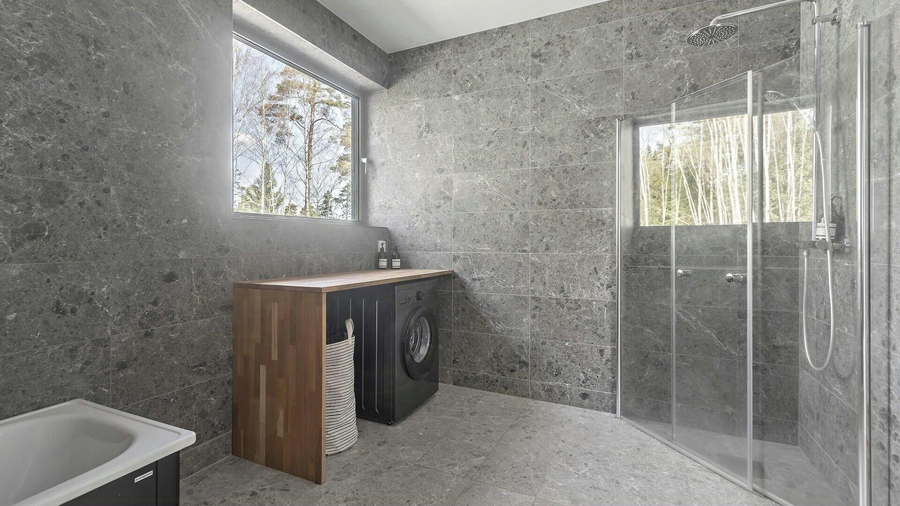 Photo of Bathroom in Adelso