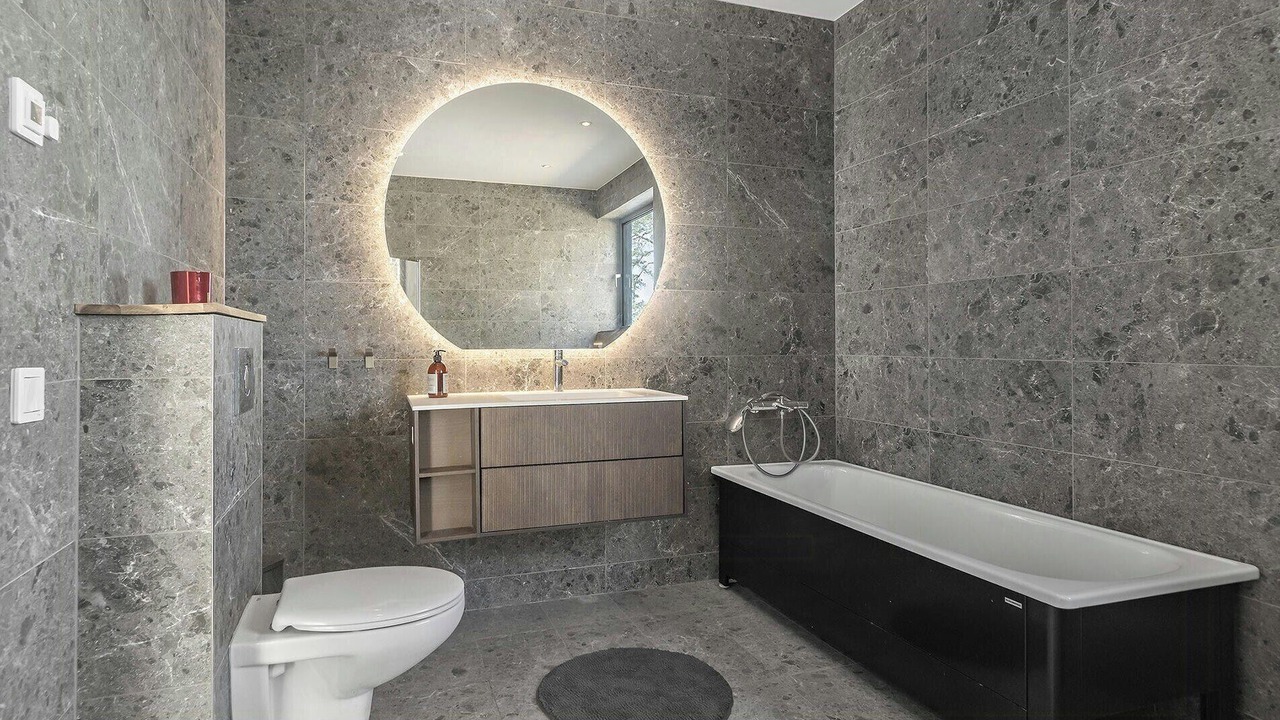 Photo of Bathroom in Adelso