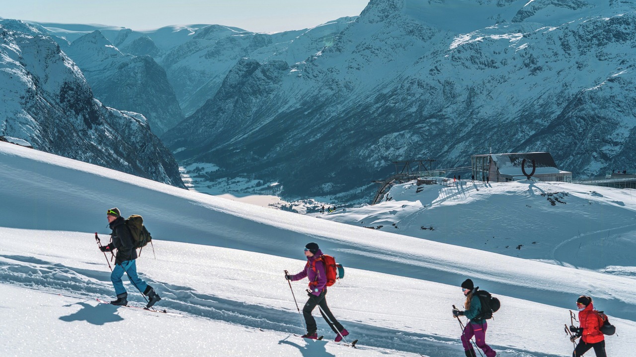 Photo of Others in Loen