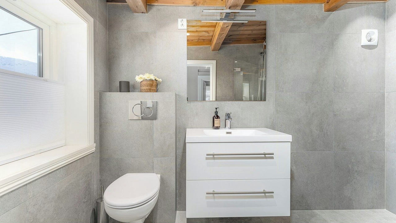 Photo of Bathroom in Loen