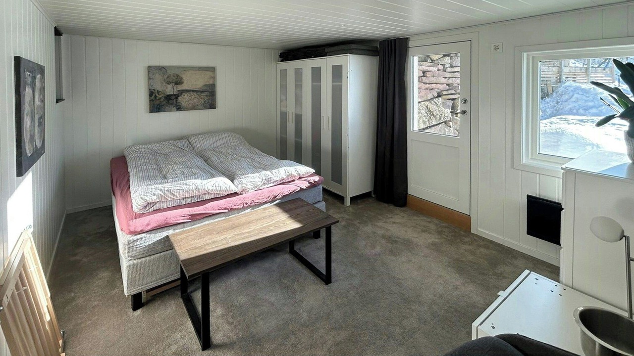 Photo of Bedroom in Hole