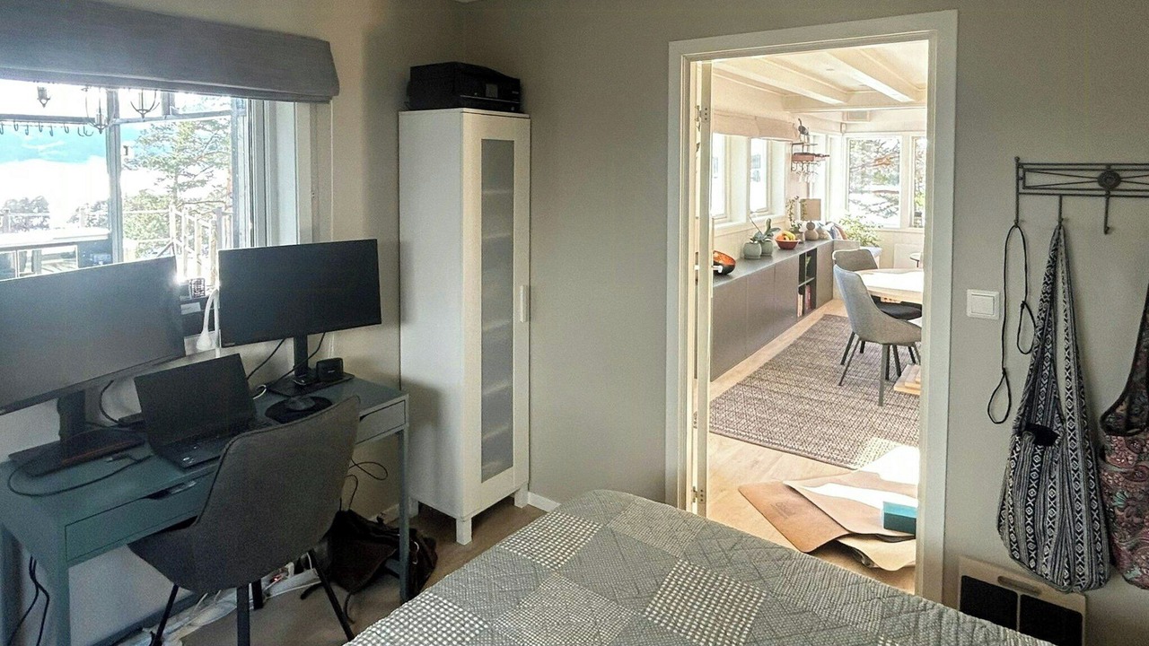 Photo of Bedroom in Hole