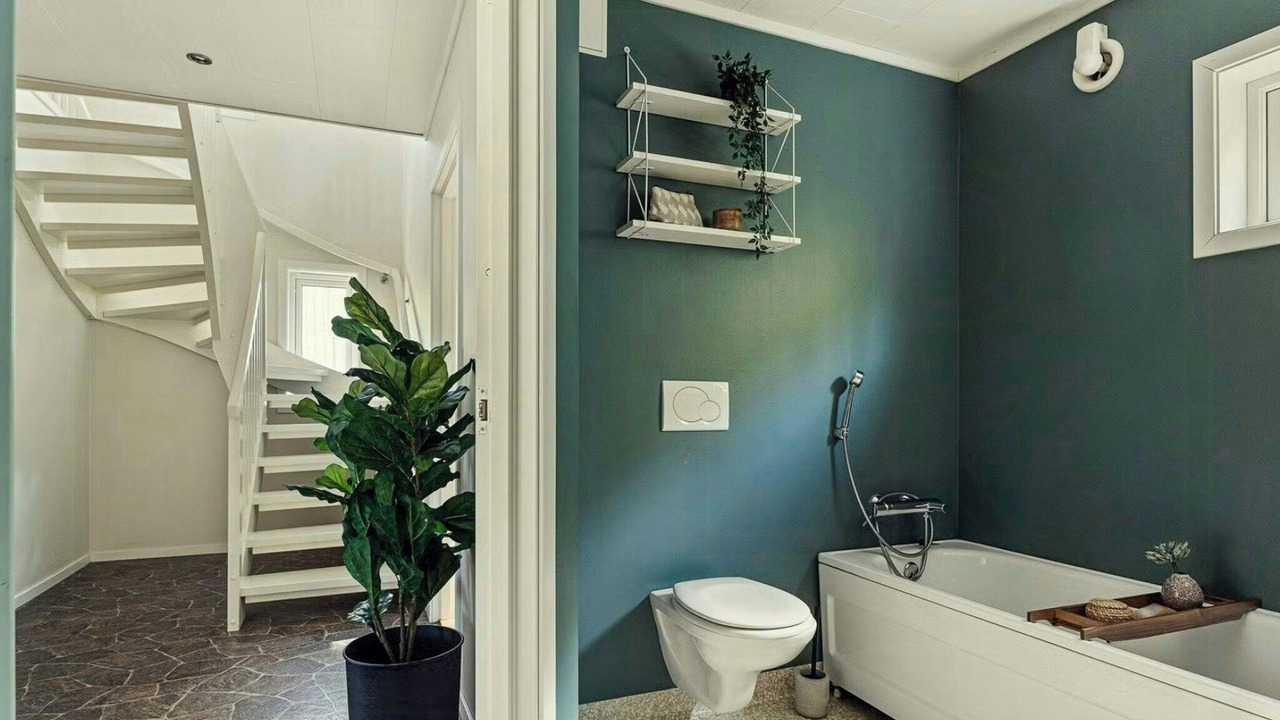 Photo of Bathroom in Hole