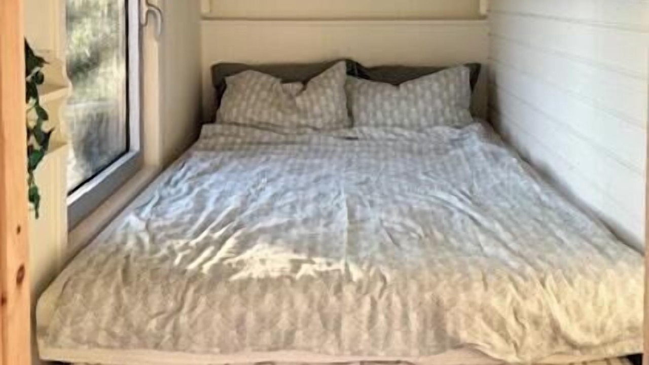 Photo of Bedroom in Hole