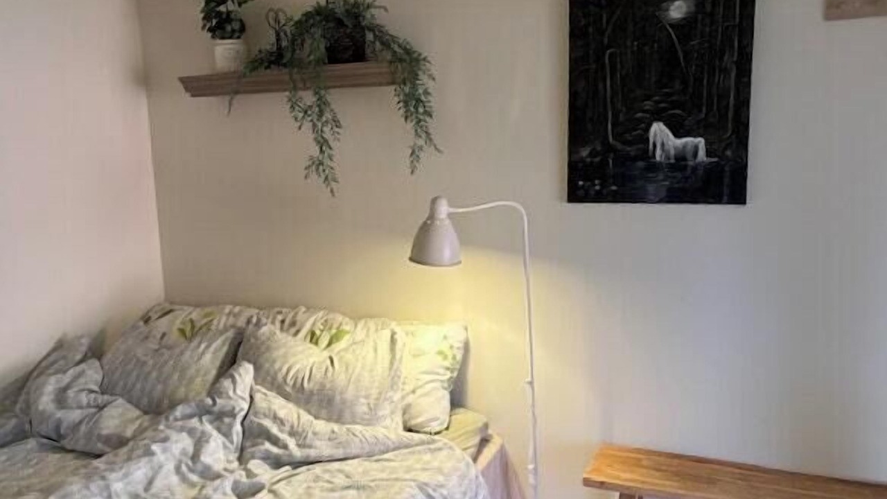 Photo of Bedroom in Hole