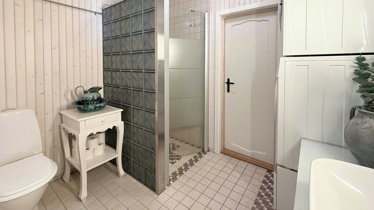 Photo of Bathroom in Lonsdal