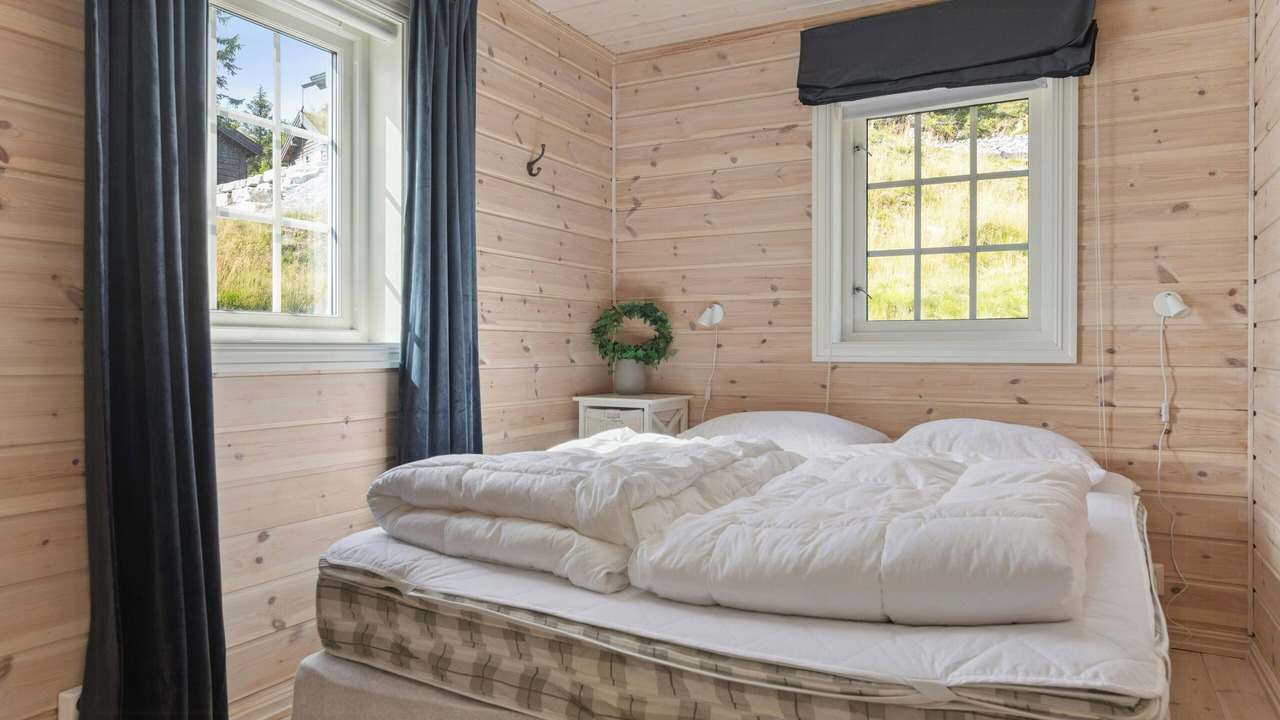 Photo of Bedroom in B
