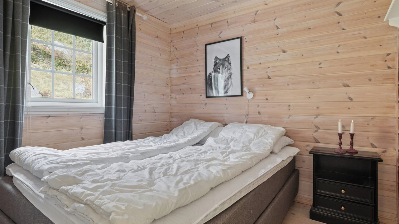 Photo of Bedroom in B