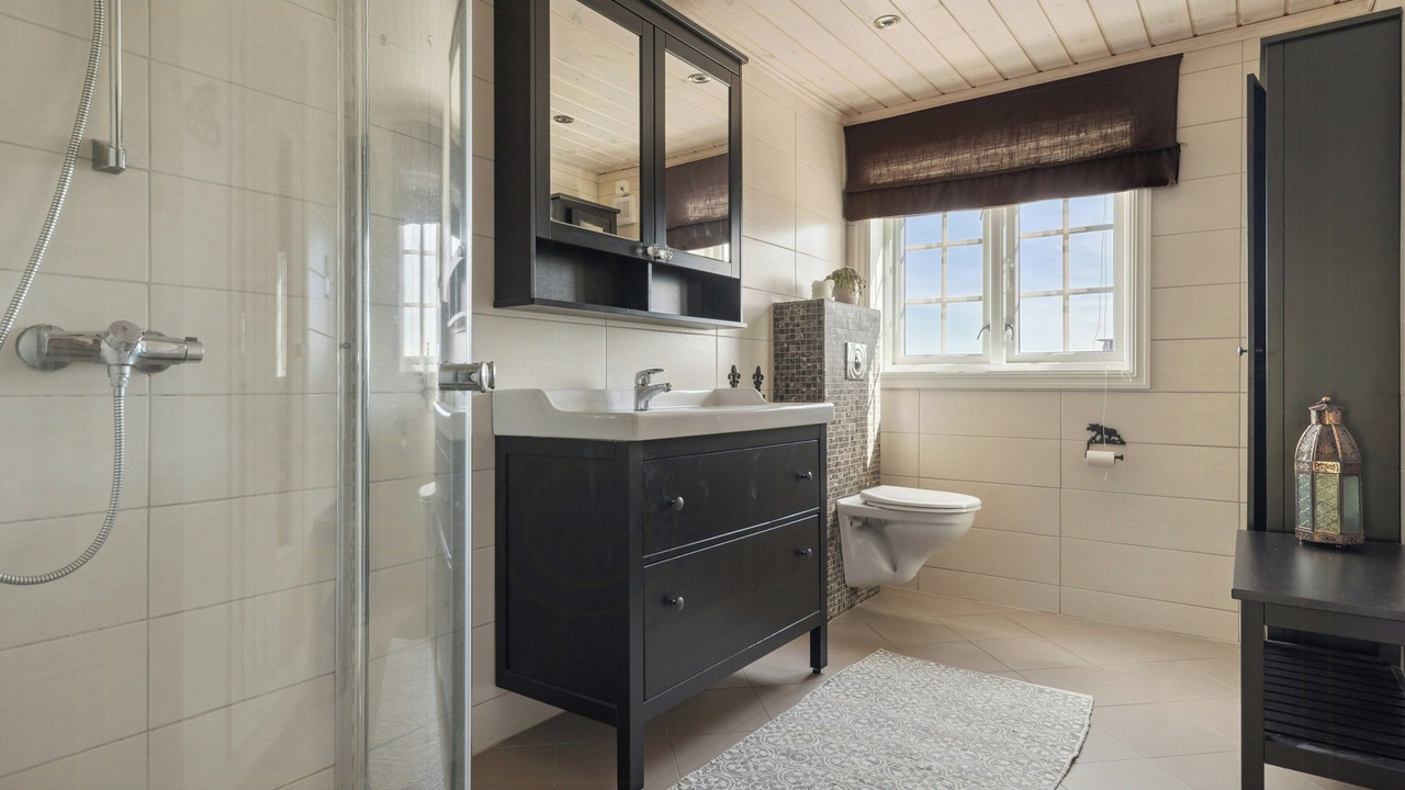 Photo of Bathroom in B