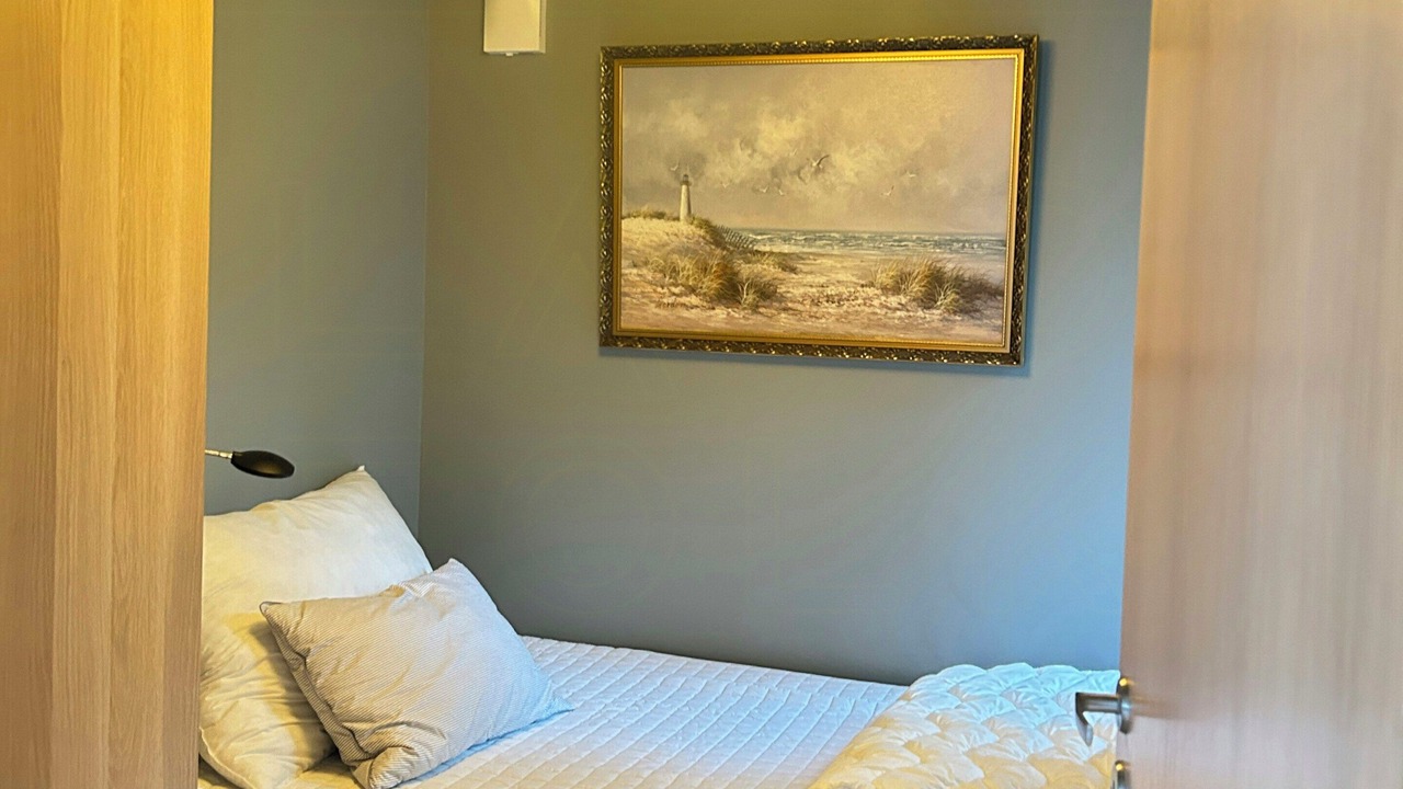Photo of Bedroom in Hole