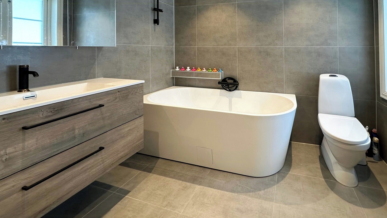 Photo of Bathroom in Askland