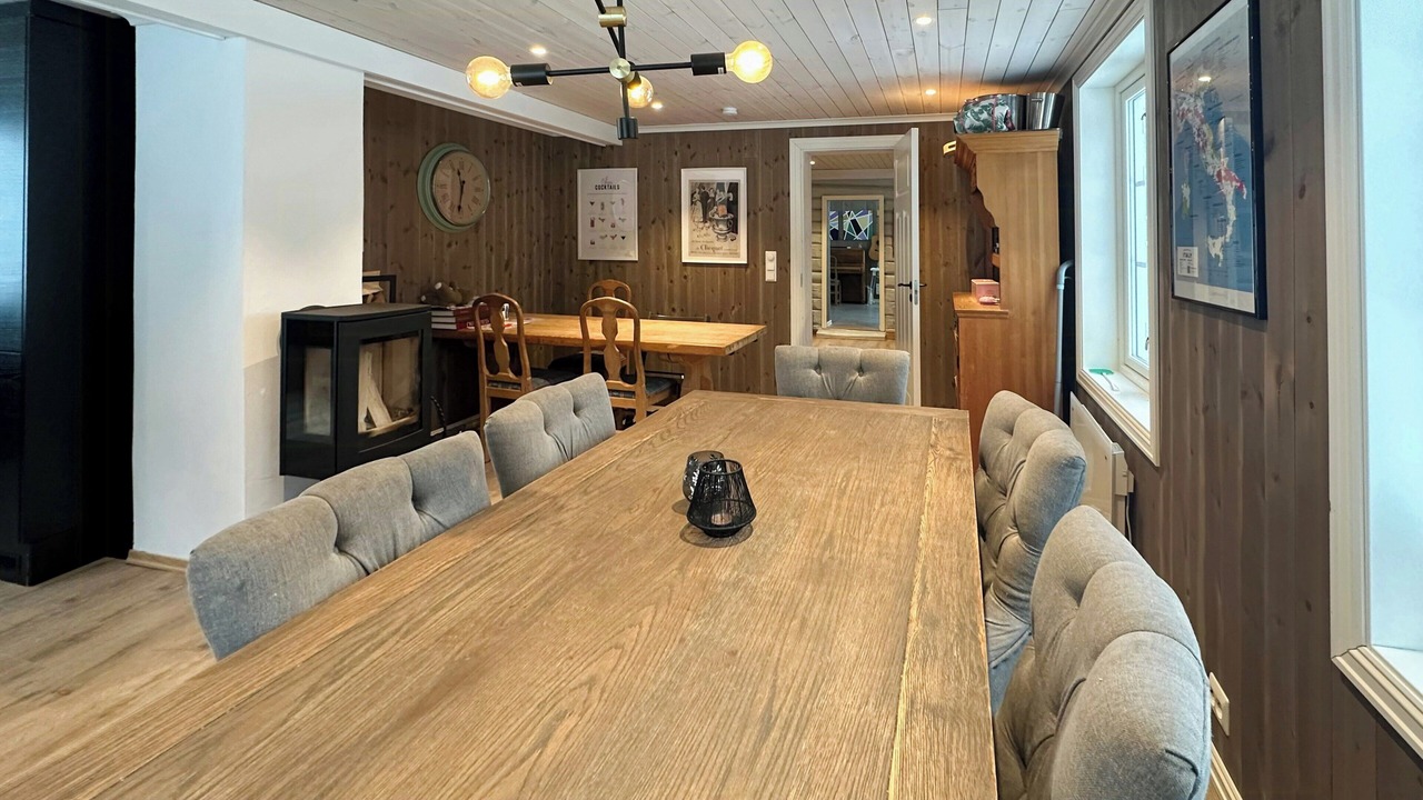 Photo of Others in Askland