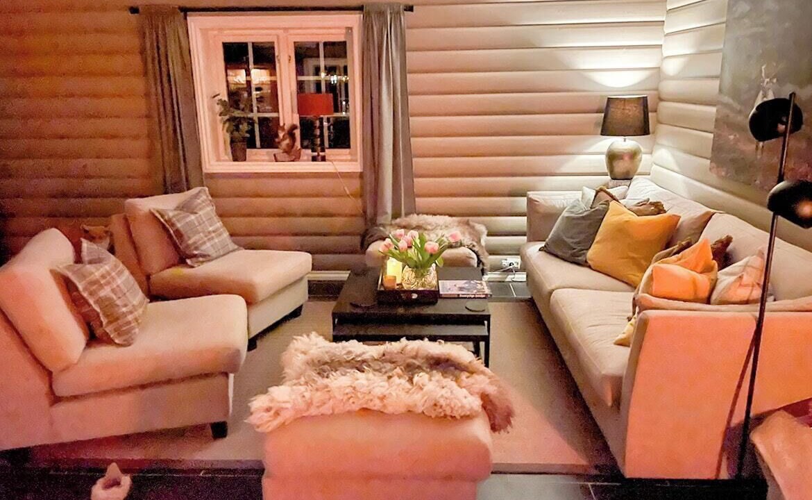 Photo of Livingroom in B