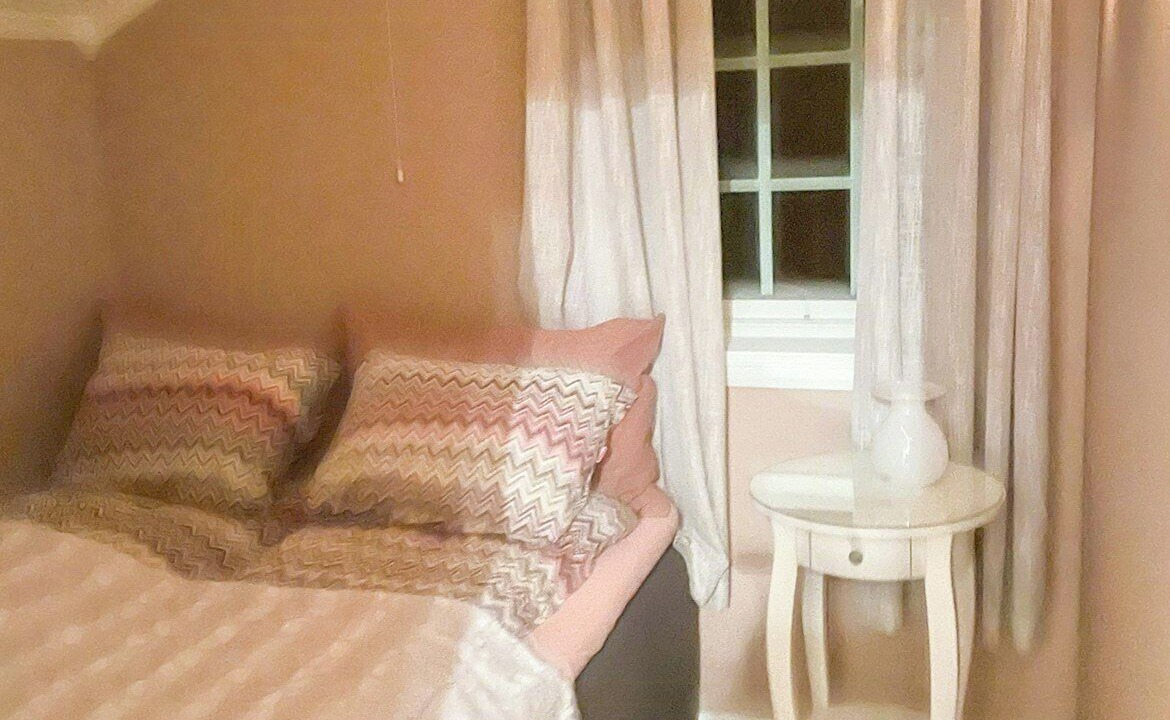 Photo of Bedroom in B