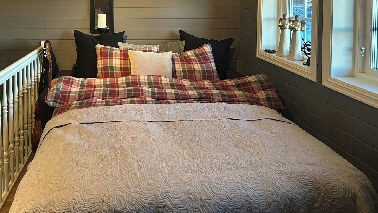 Photo of Bedroom in B