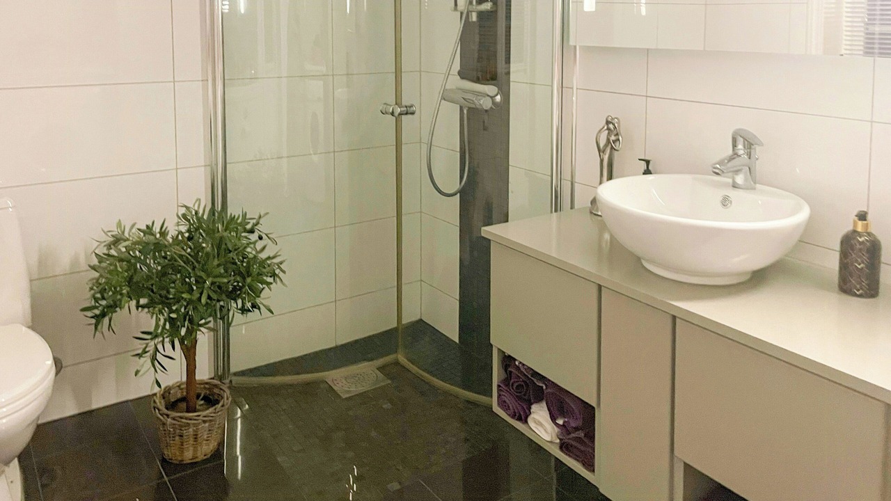 Photo of Bathroom in B