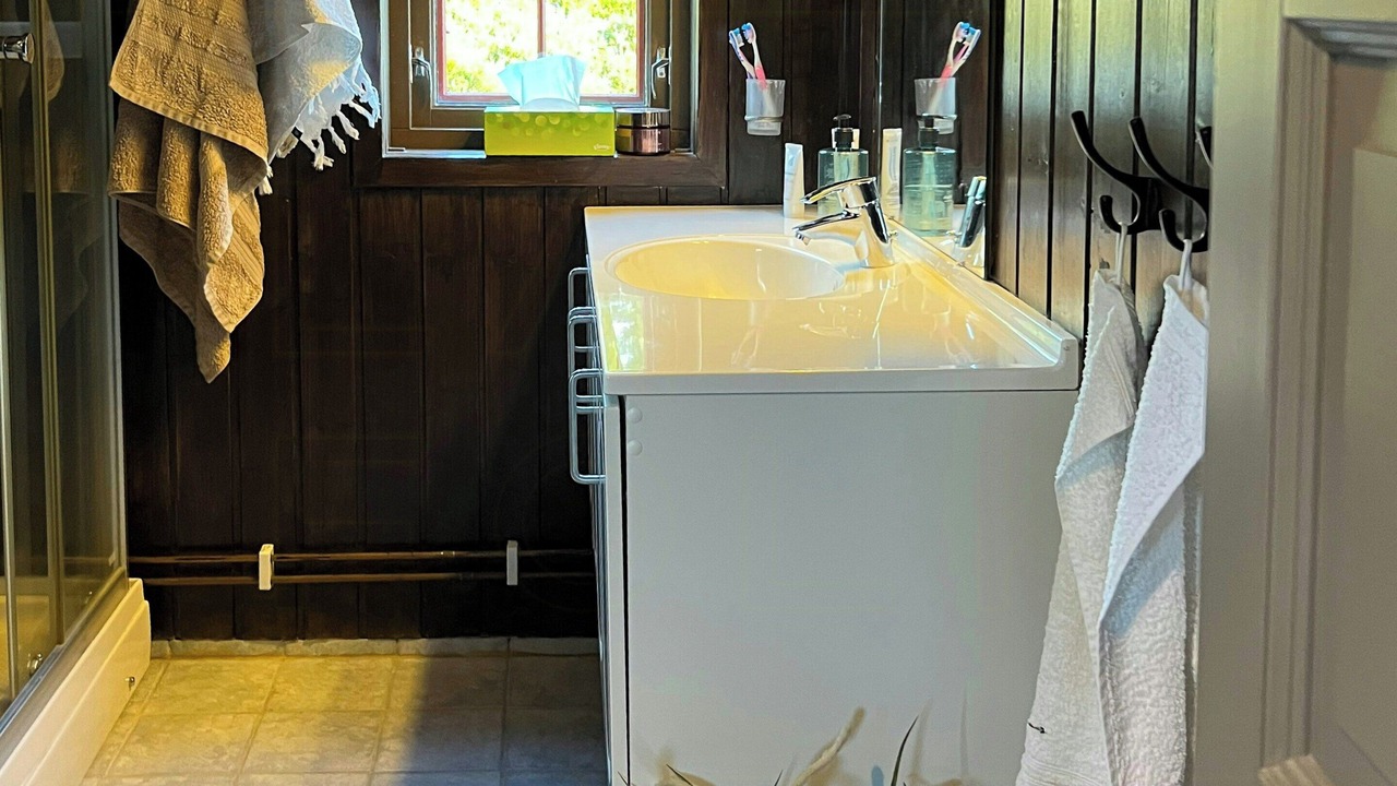 Photo of Bathroom in Mælem