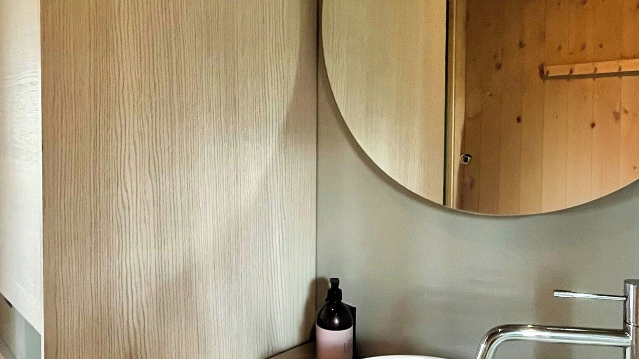Photo of Bathroom in Flora