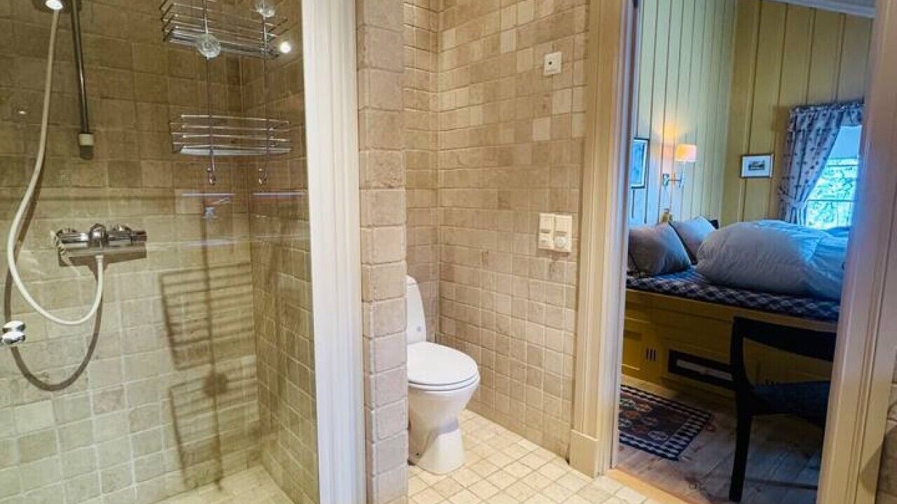 Photo of Bathroom in Hol Municipality
