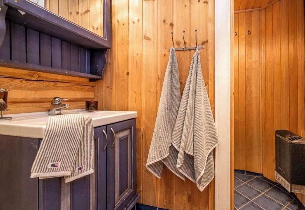 Photo of Bathroom in Mælem