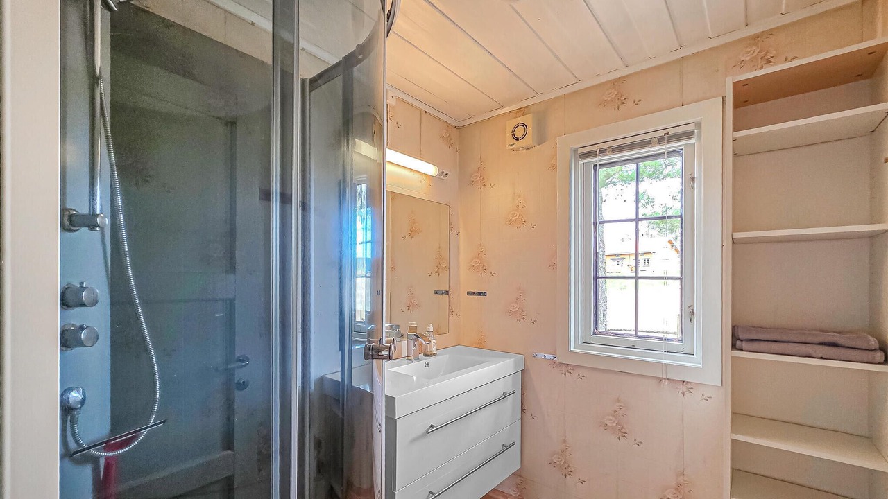 Photo of Bathroom in Marker