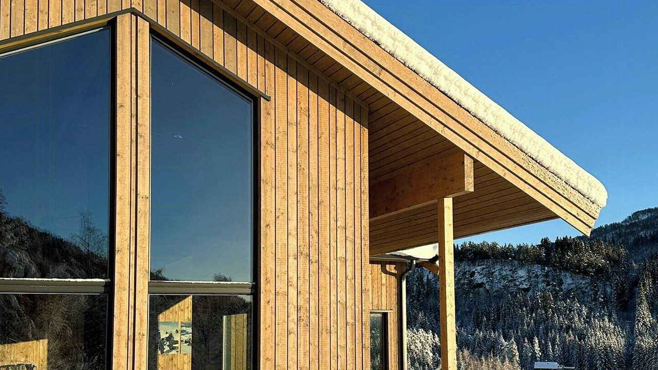 Photo of Outdoor in Luster