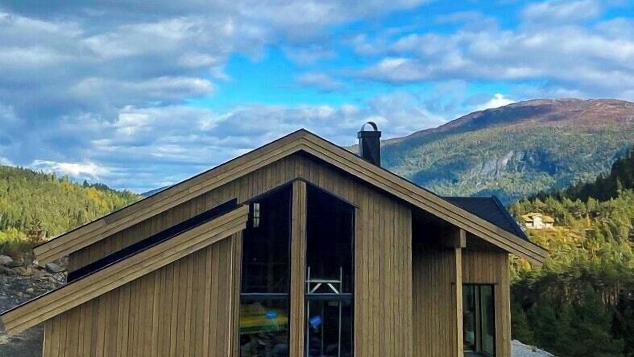 Photo of Outdoor in Luster