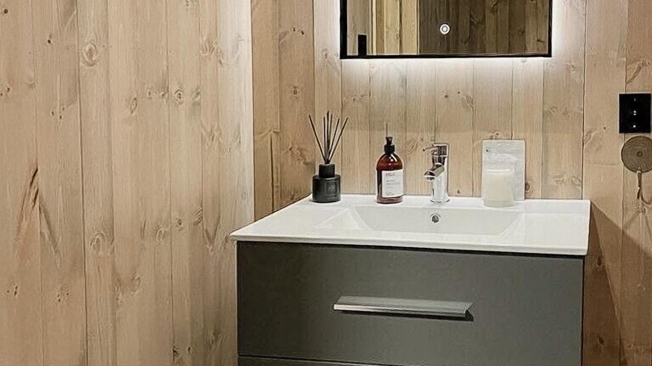 Photo of Bathroom in Luster