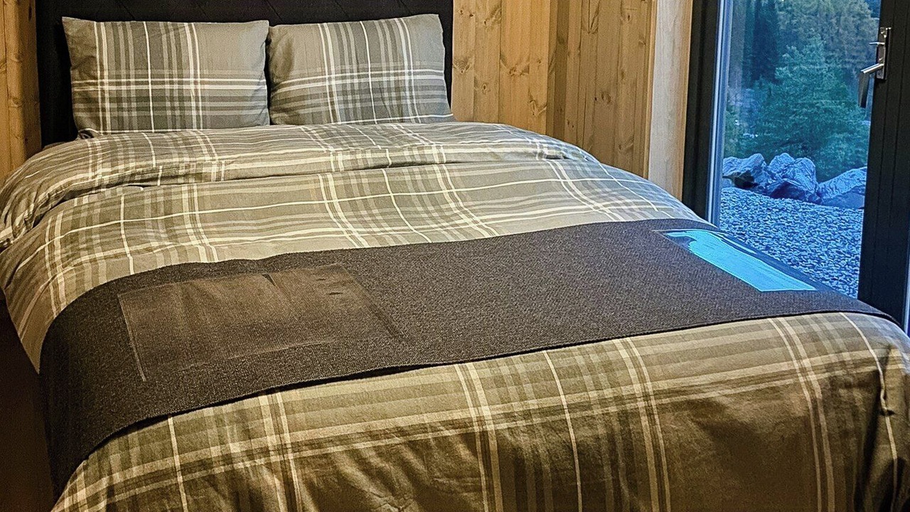 Photo of Bedroom in Luster