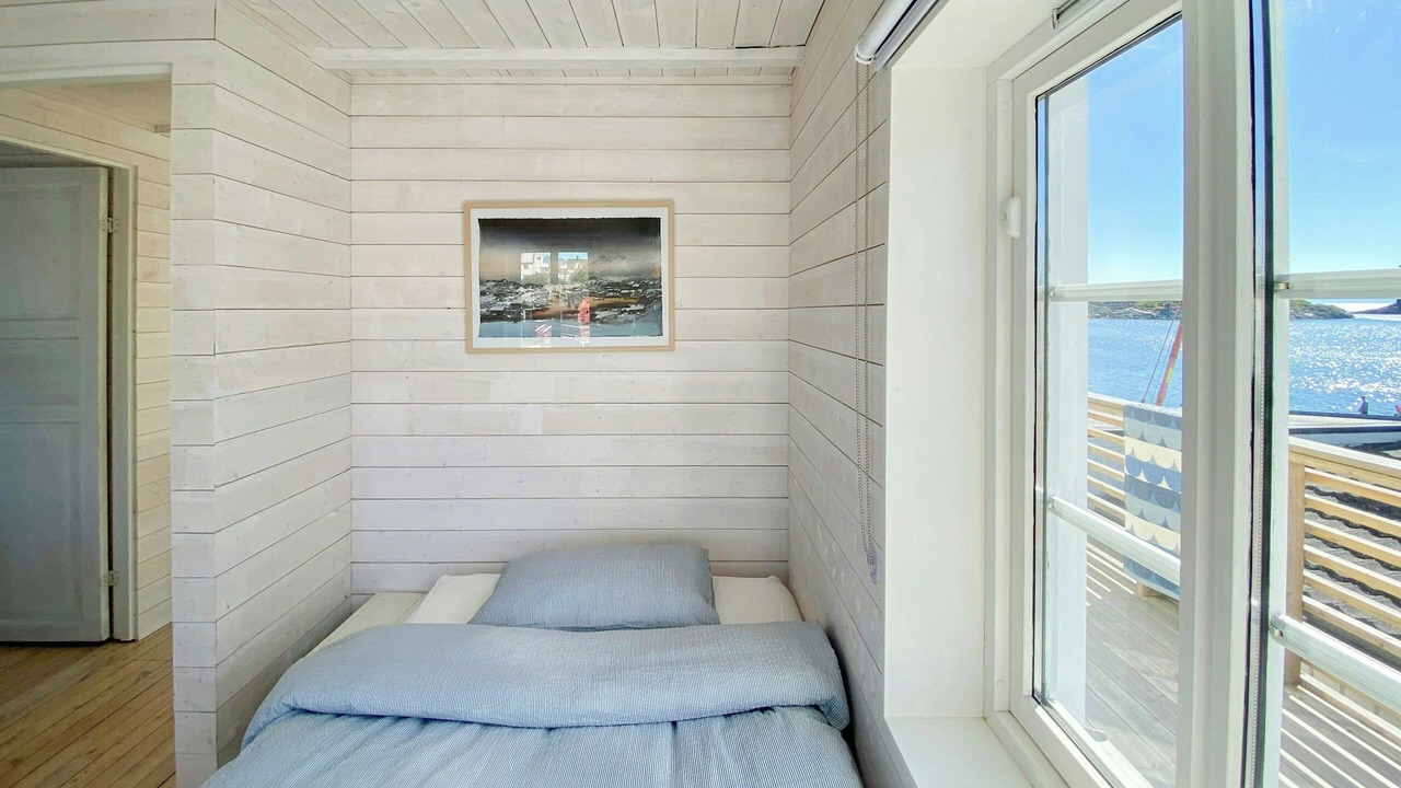 Photo of Bedroom in Henningsvaer