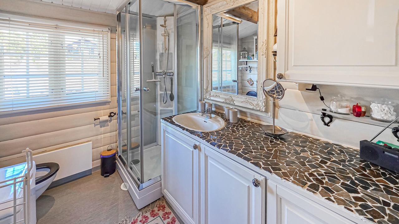 Photo of Bathroom in Kamben