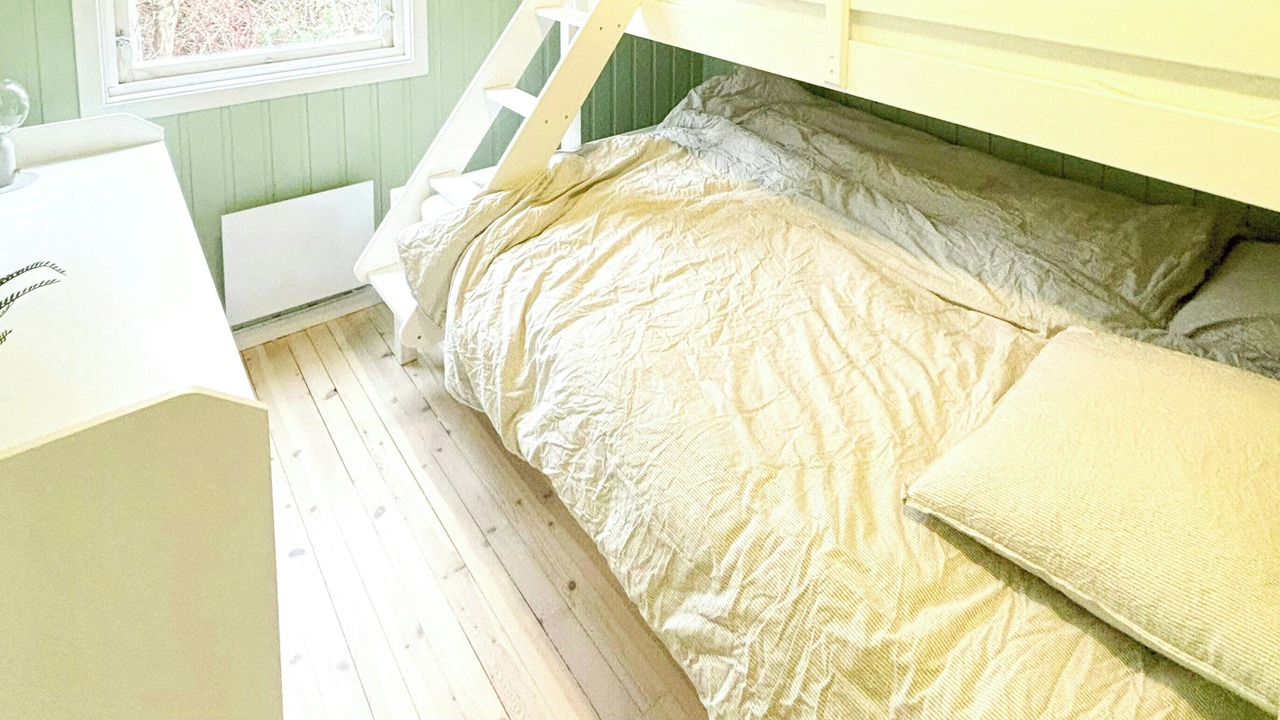 Photo of Bedroom in Hole