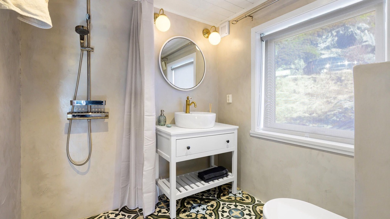 Photo of Bathroom in Tælavag