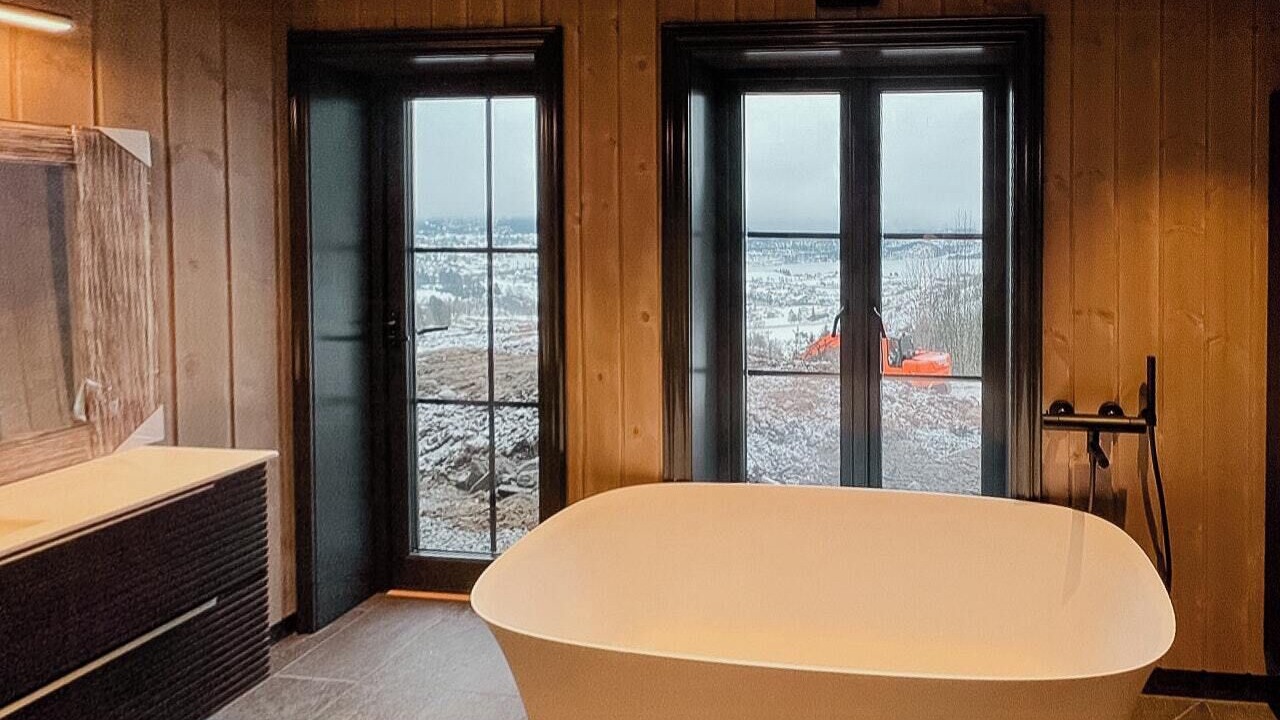 Photo of Bathroom in Luster