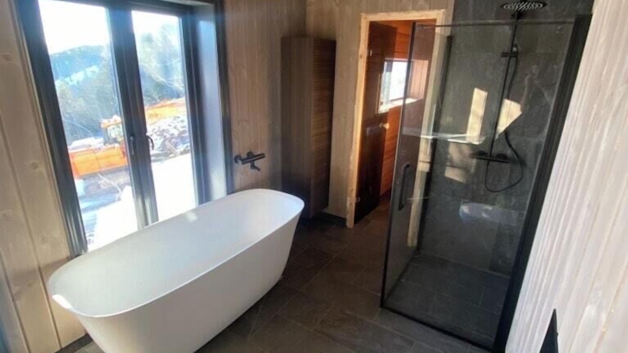 Photo of Bathroom in Luster