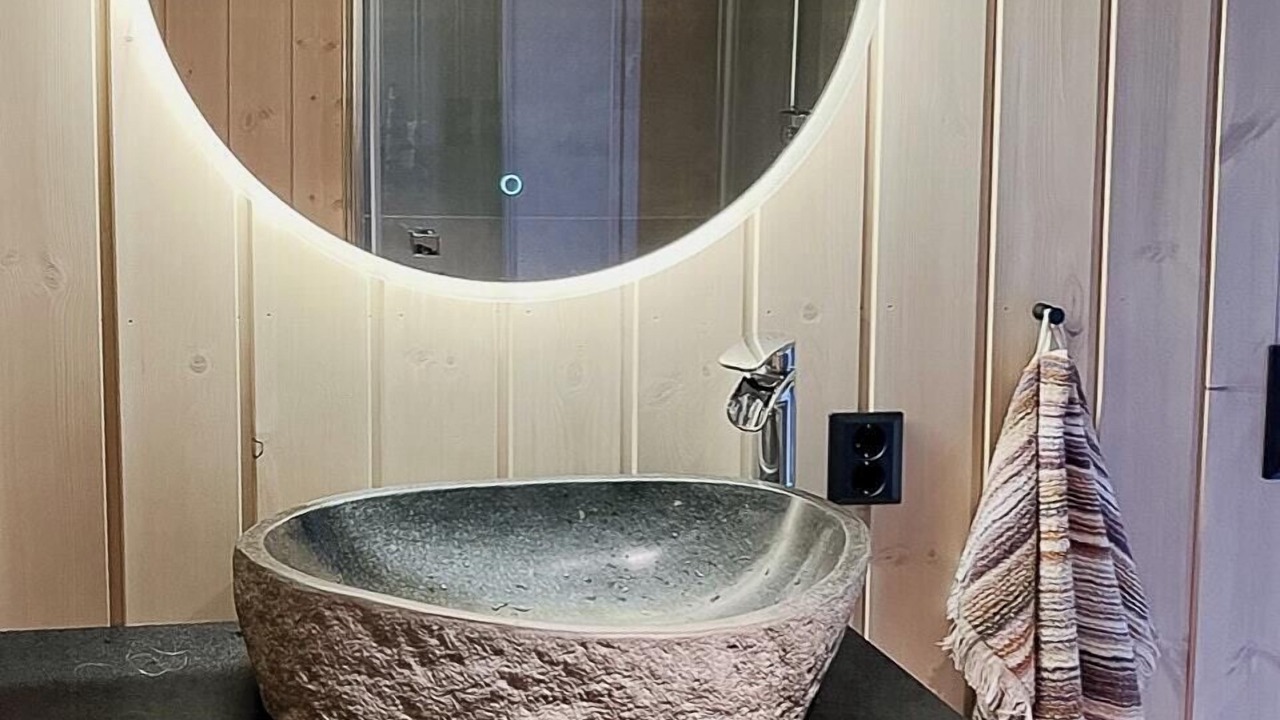 Photo of Bathroom in Luster