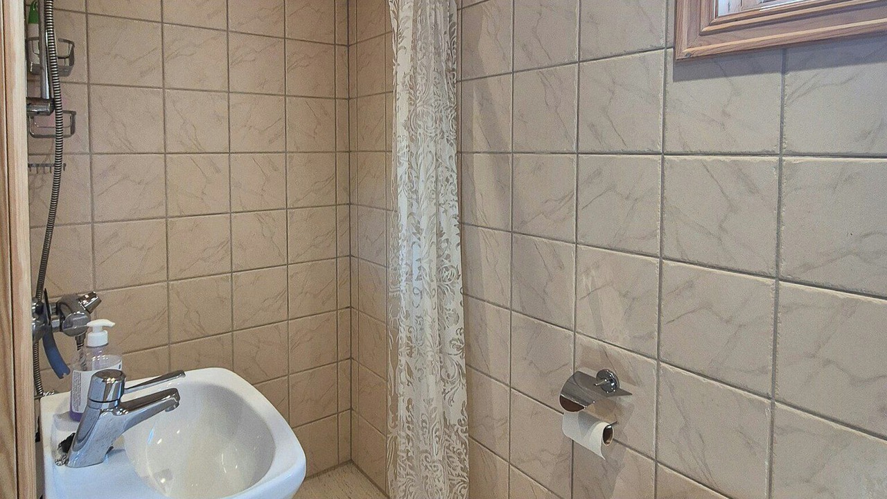 Photo of Bathroom in Tinn