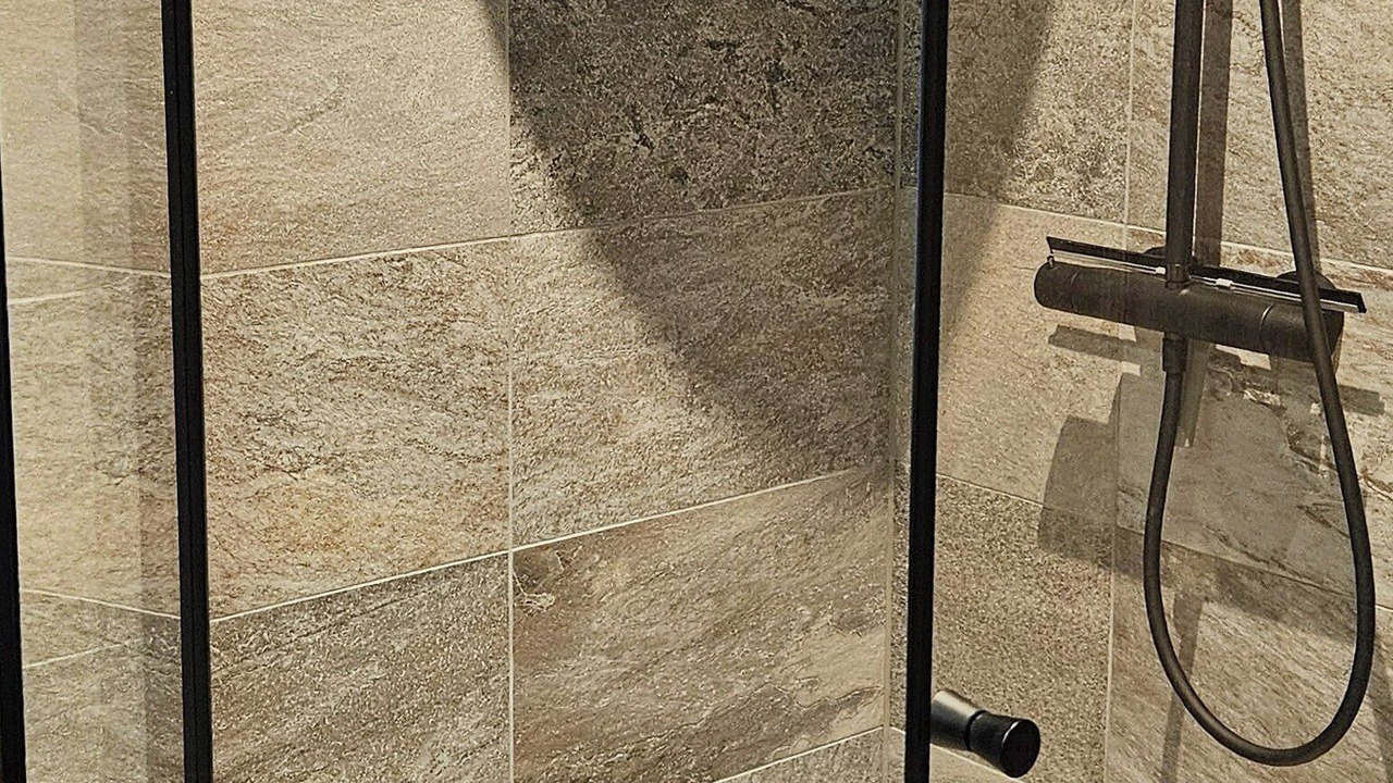 Photo of Bathroom in Amot