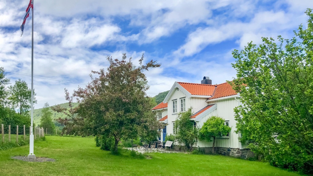 Photo of Others in Averoy