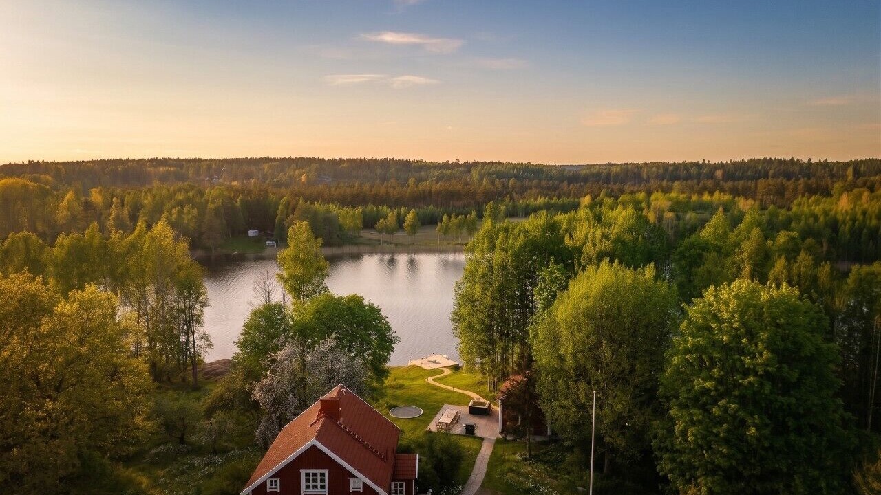 Photo of Others in Svarta