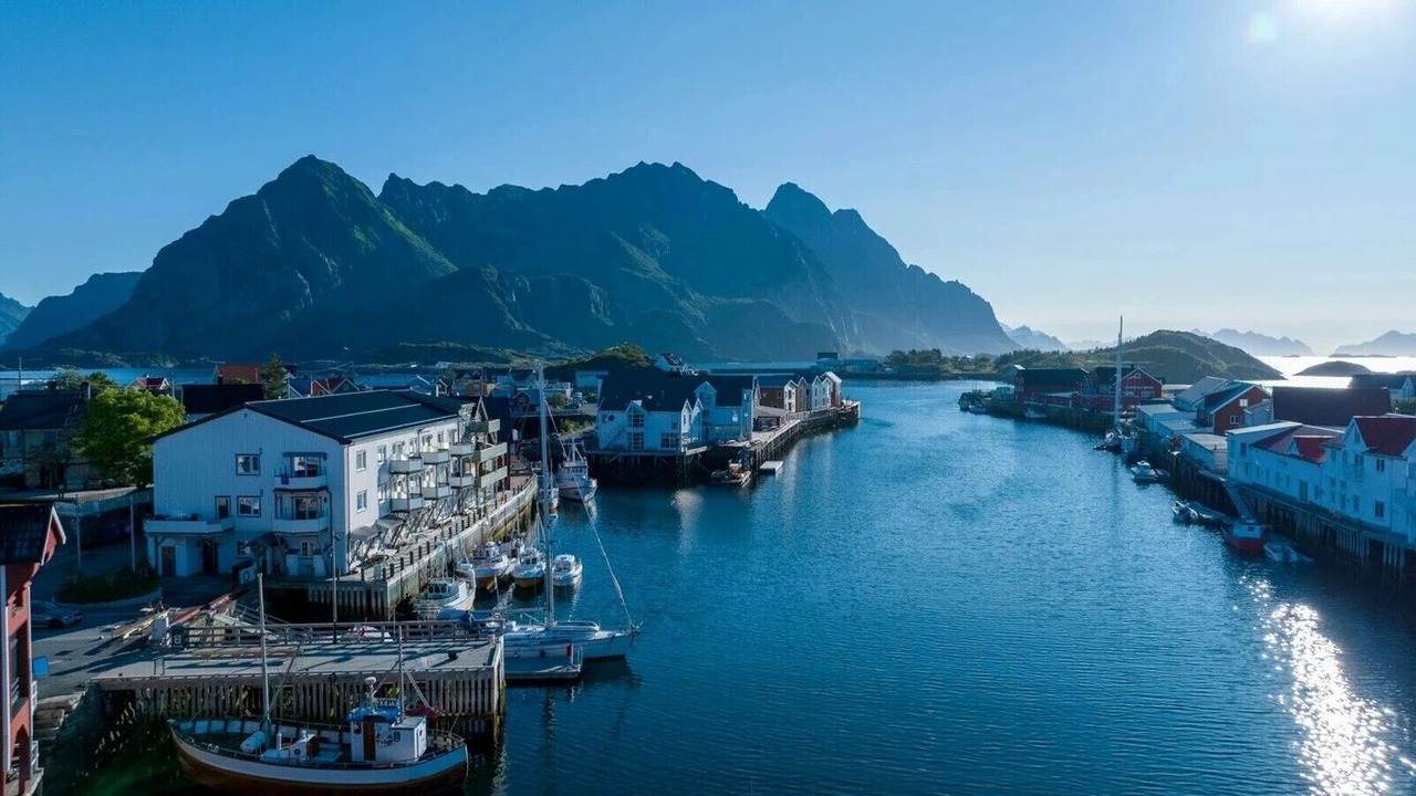 Photo of Others in Henningsvaer