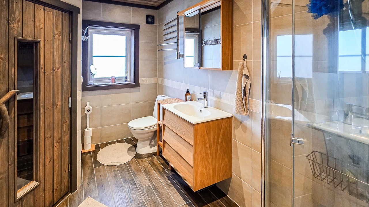 Photo of Bathroom in Hol Municipality