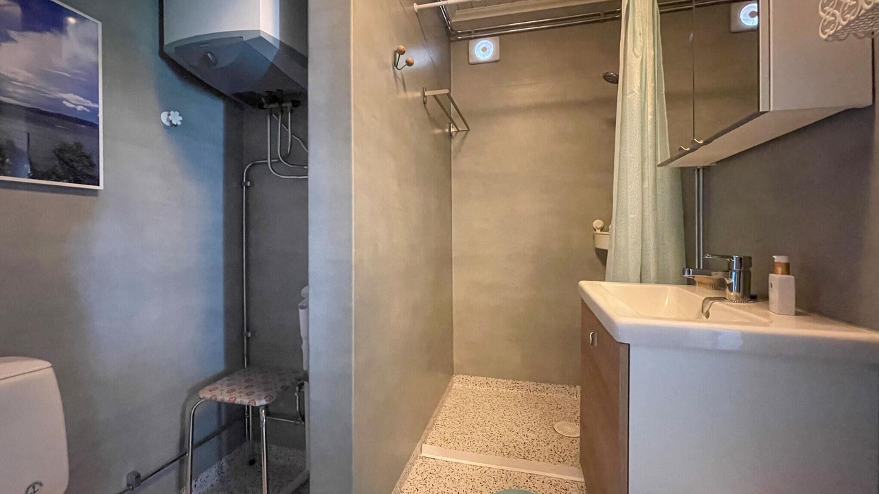 Photo of Bathroom in Arjang
