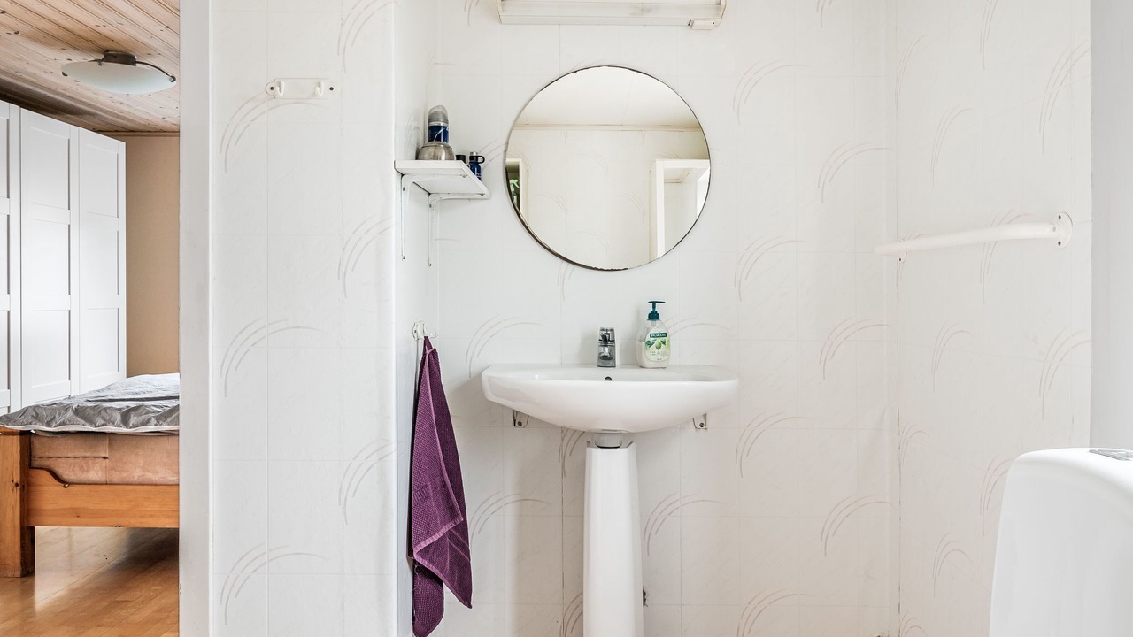 Photo of Bathroom in Hallevik