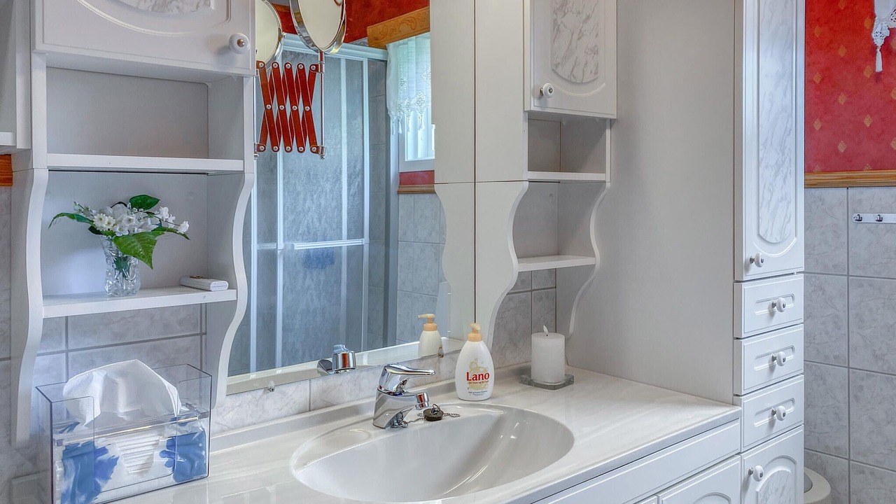 Photo of Bathroom in Flora
