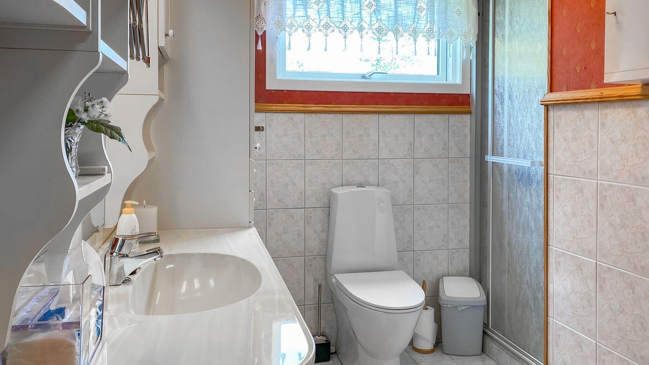 Photo of Bathroom in Flora