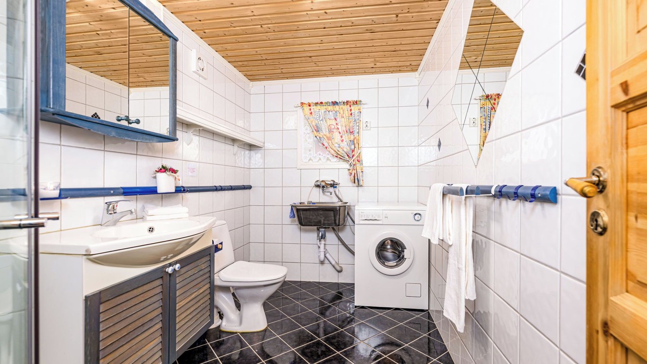 Photo of Bathroom in Vik